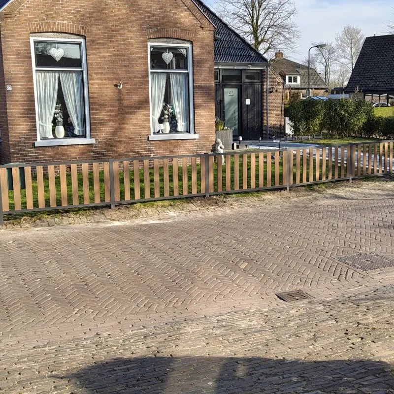 Tuinhek bruin gevlamd composiet Design met antraciet aluminium frame (180 x 80 cm)