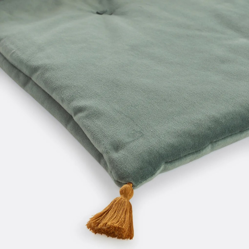 Zitmatras in fluweel, Velvet