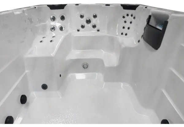 Badstuber Menorca outdoor whirlpool 5 persoons wit