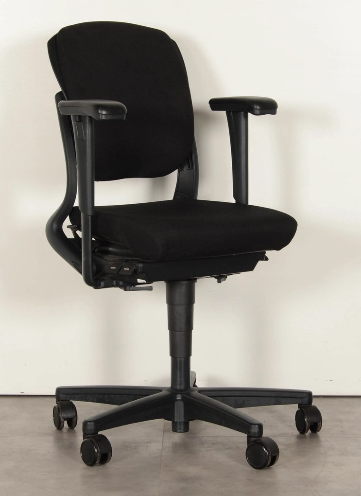 Bureaustoel 230, zwart, (opnieuw gestoffeerd) 2D armleggers