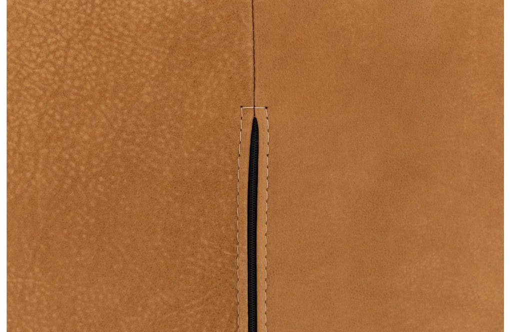 Goossens Excellent Eetkamerstoel Leogang cognac leer met armleuning en Zwart skater wiel met zwarte kapmet wielen, elegant chic