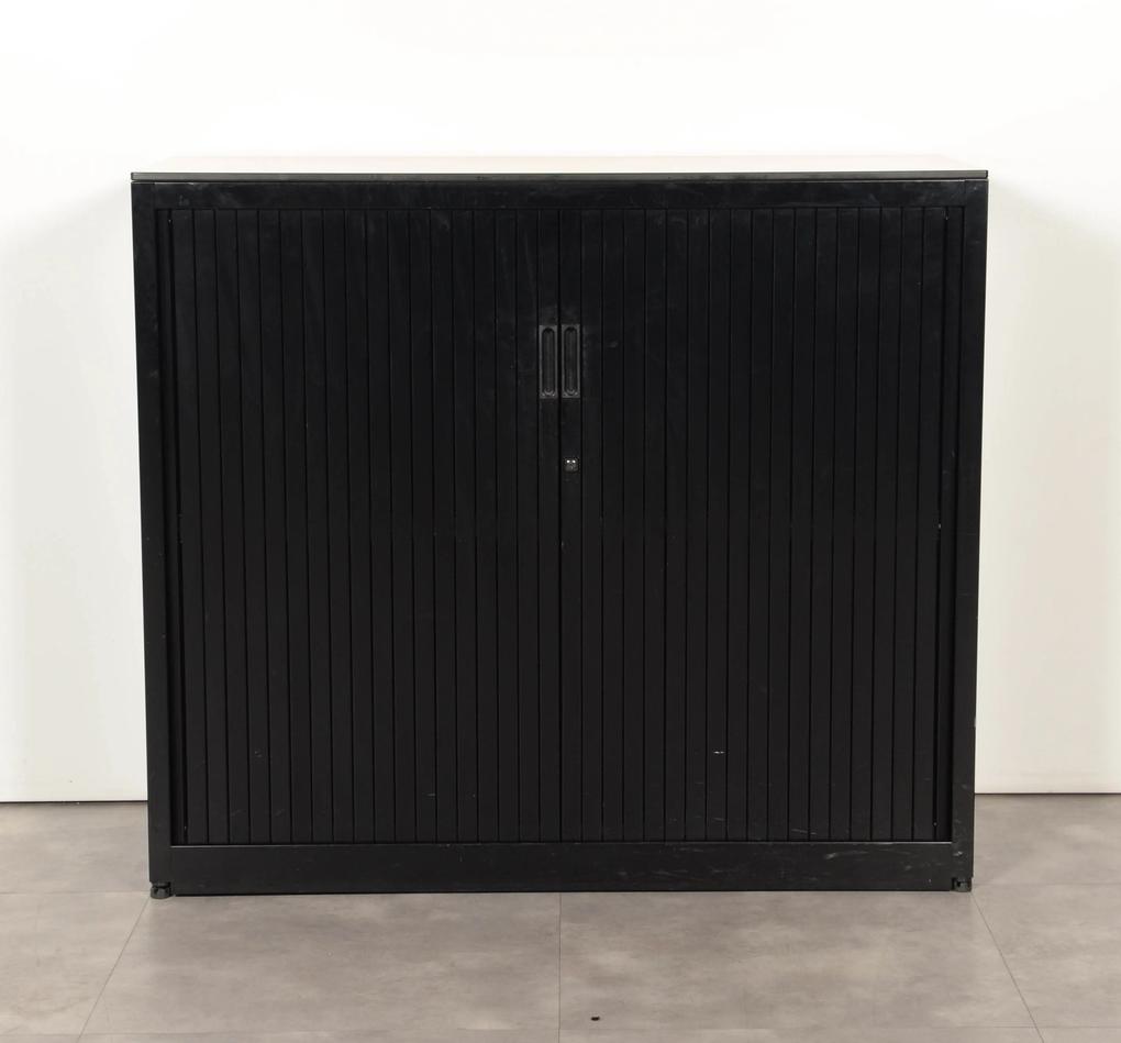 Roldeurkast, zwart, 105 x 120 cm, incl. 2 legborden