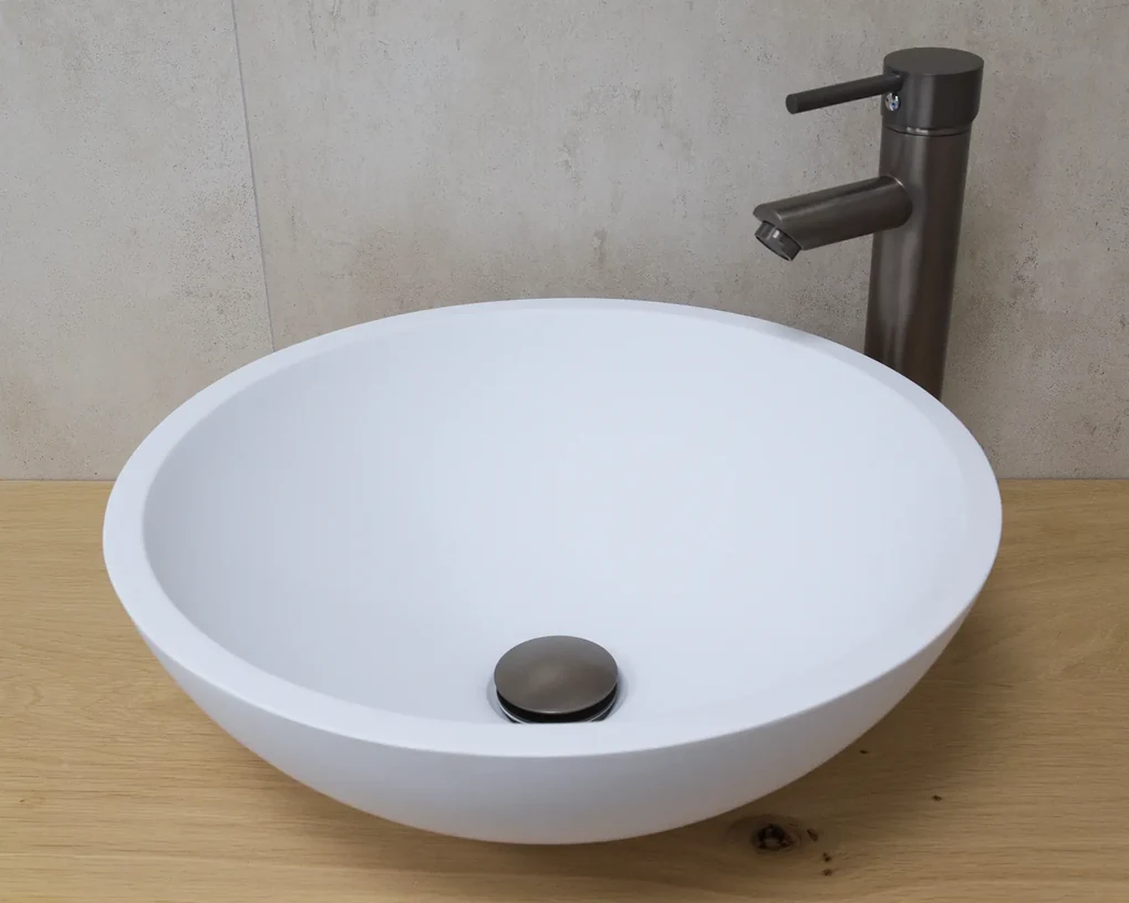 Saniclear New Stone wastafel set solid surface met kraan in de kleur verouderd ijzer compleet