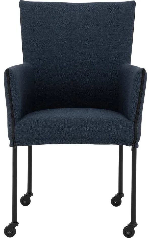 Goossens Eetkamerstoel Funk Zwarte Poten blauw stof met armleuning en Zwart skater wiel met zwarte kapmet wielen, modern design