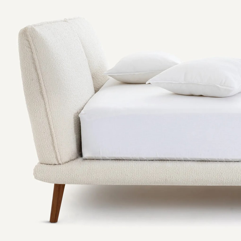 Bed in bouclette + lattenbodem, Aurore design E. Gallina