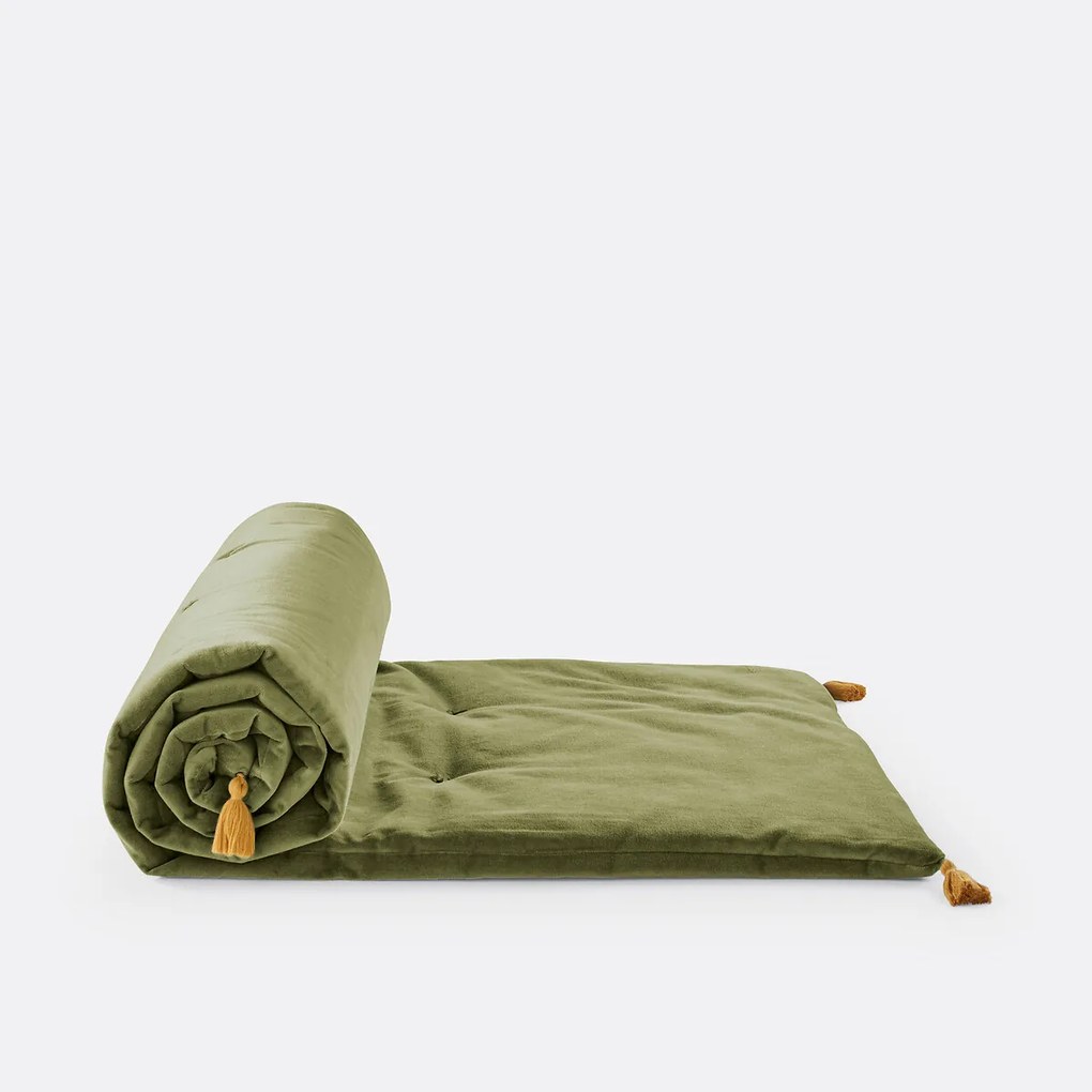 Zitmatras in fluweel, Velvet