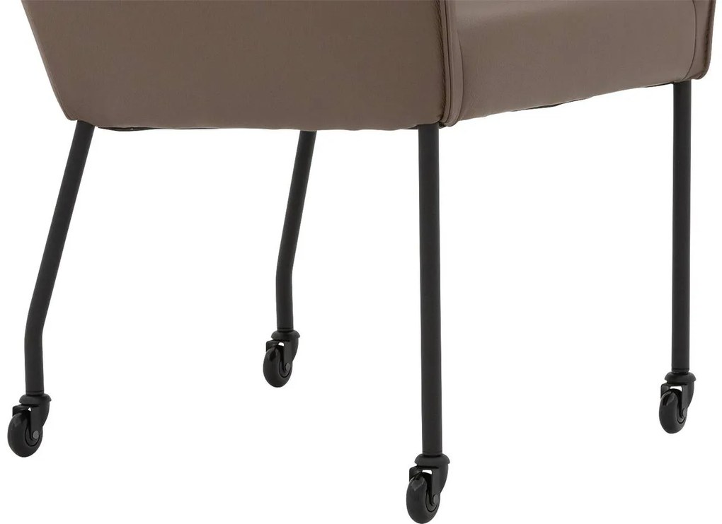 Goossens Excellent Eetkamerstoel Leogang bruin leer met armleuning en Zwart skater wiel met zwarte kapmet wielen, elegant chic