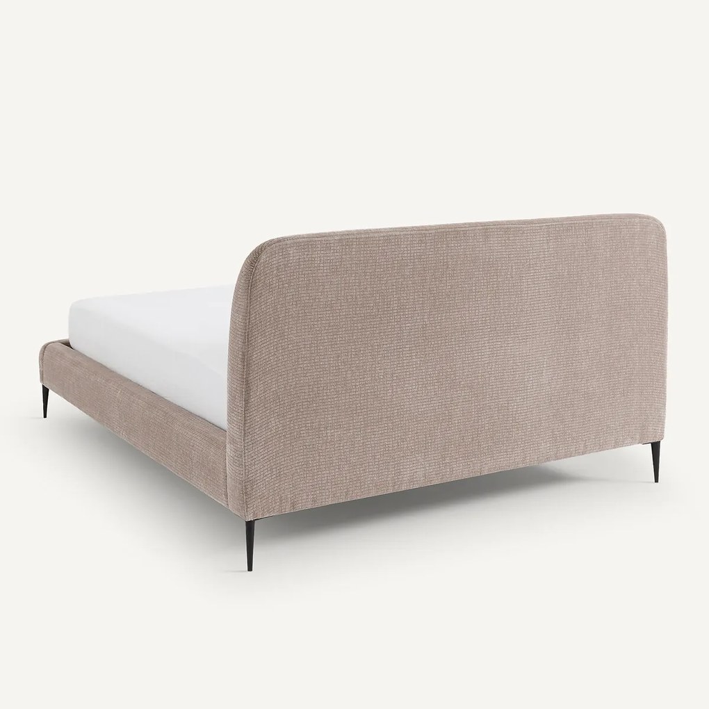 Fluwelen bed met bedbodem, Oscar design E. Gallina