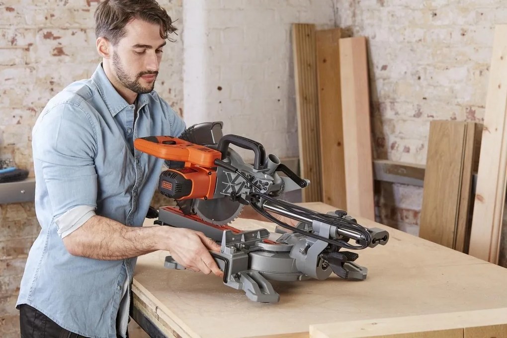 Black&amp;Decker BES700-QS Afkort- en verstekzaag