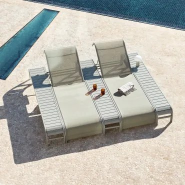 Set Van 2 Verstelbare Ligstoelen En 3 Bijzettafels Van Staal Marietta Groen – Khaki - Sklum