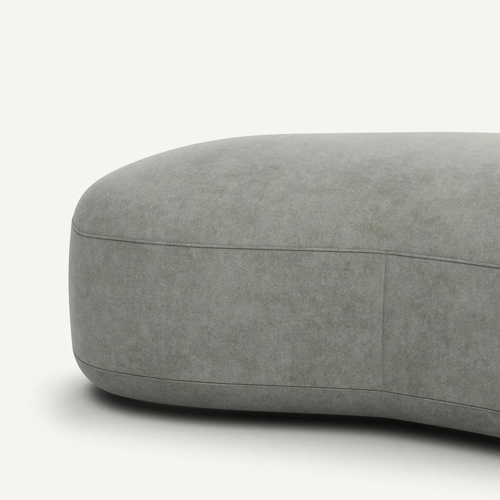 Voetenbank van stonewashed fluweel, Rosebury, ontwerp E. Gallina