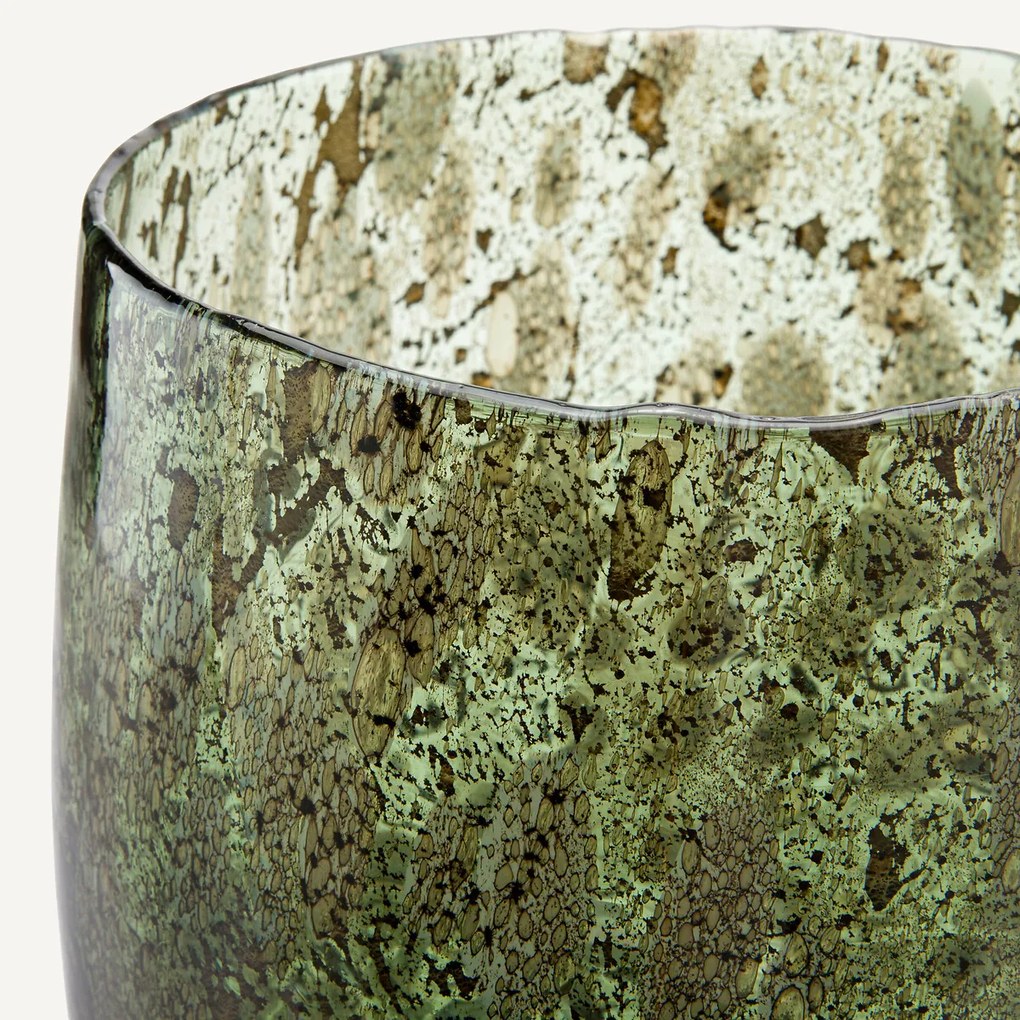 Vaas van glas met reactief effect, Remus