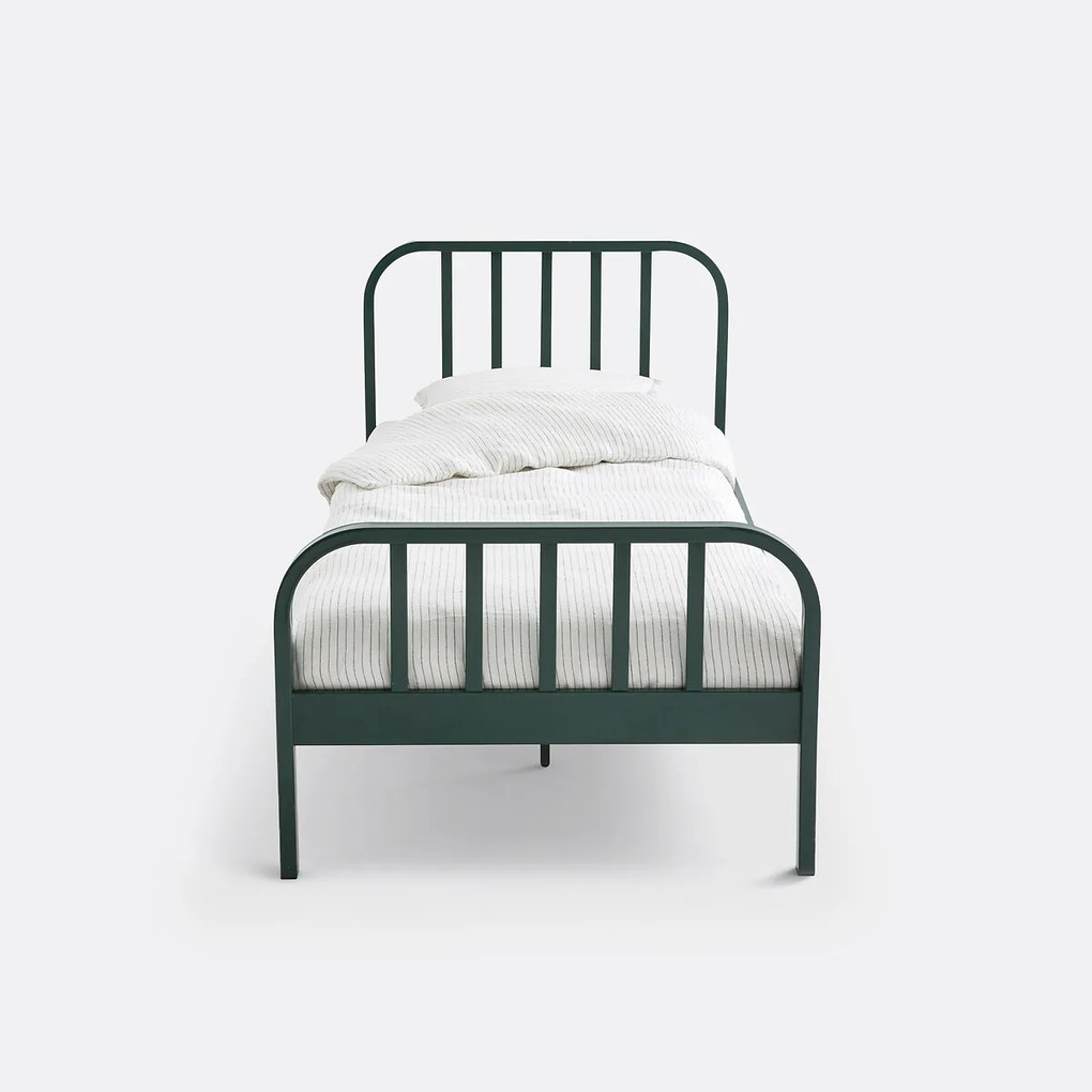 Bed in staal metaal, Pensio