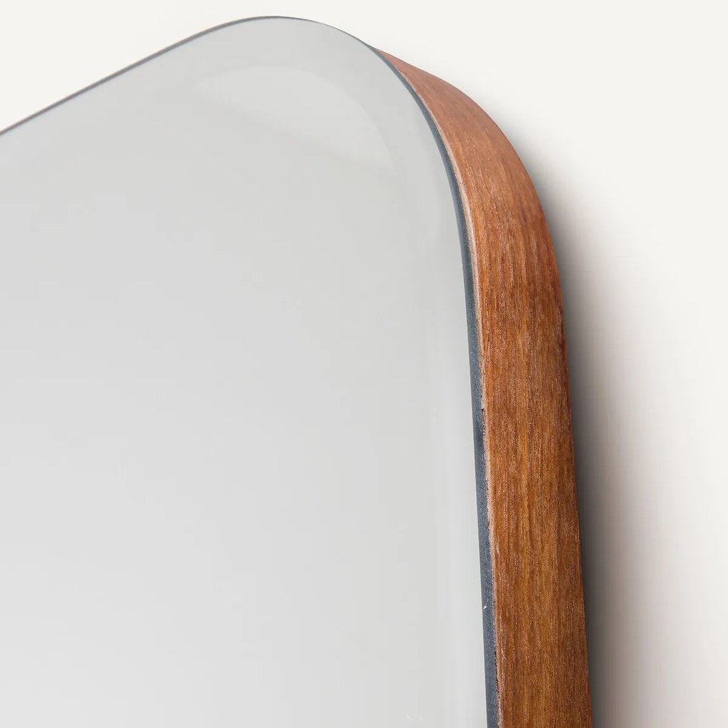 Asymmetrische spiegel met notenhouten legplank H170 cm, Nella