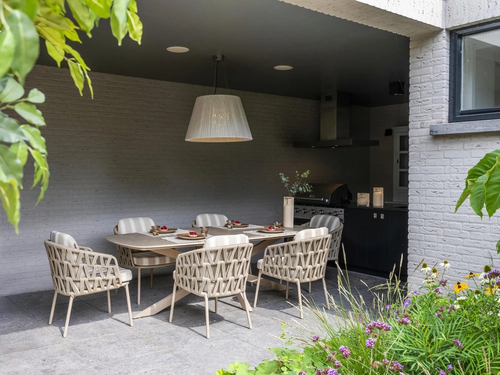 4 Seasons Outdoor Beverly tuinset latte met Prado tafel met keramisch blad 240 cm Tuinstoel beige weerbestendig