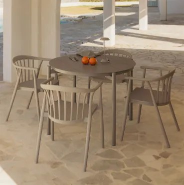 Ronde Tafelset Ø110 Cm In Aluminium Elton En 4 Stapelbare Tuinstoelen In Polypropyleen Ivor Moka Bruin - Sklum