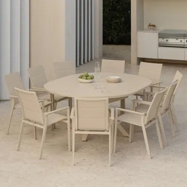 Uitschuifbare Ronde Eettafel 145-200x145 Cm Barces En 10 Stapelbare Tuinstoelen Met Armleuningen Van Aluminium Karena Tapioca Beige - Sklum