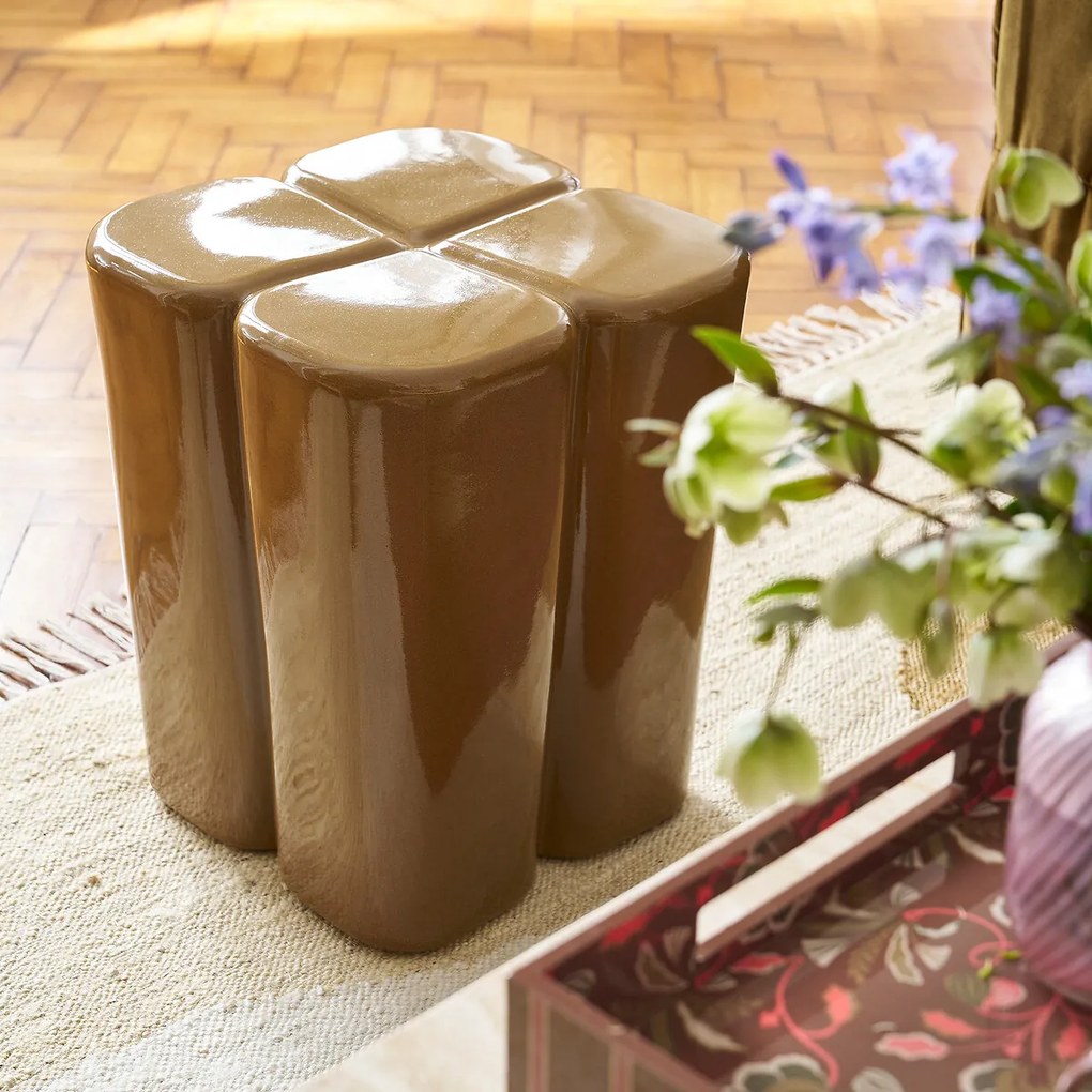 Keramisch bijzettafeltje, Mariane