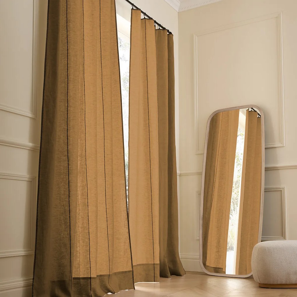 Gordijn in gewassen linnen, Tojos