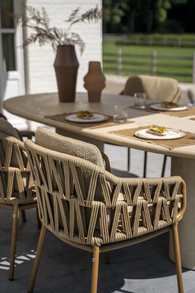 4 Seasons Outdoor Biarritz tuinset amber met Hampton tafel 240 cm Tuinset beige weerbestendig