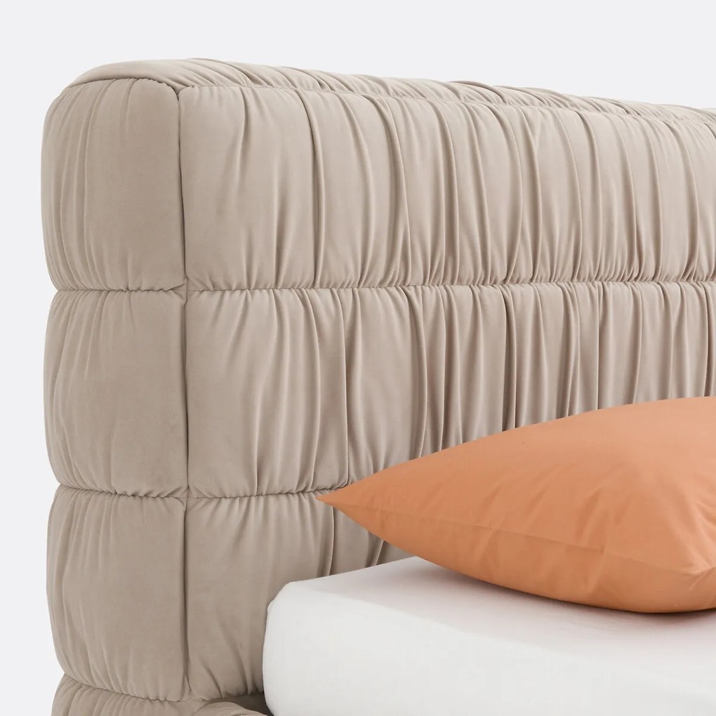 Bed in fluweel met lattenbodem, Marcio