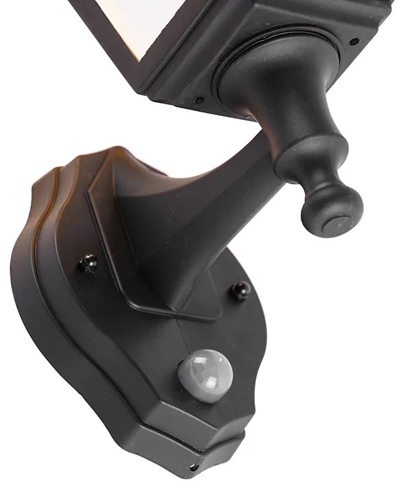 Klassieke buitenwandlamp zwart met bewegingsmelder - Capital