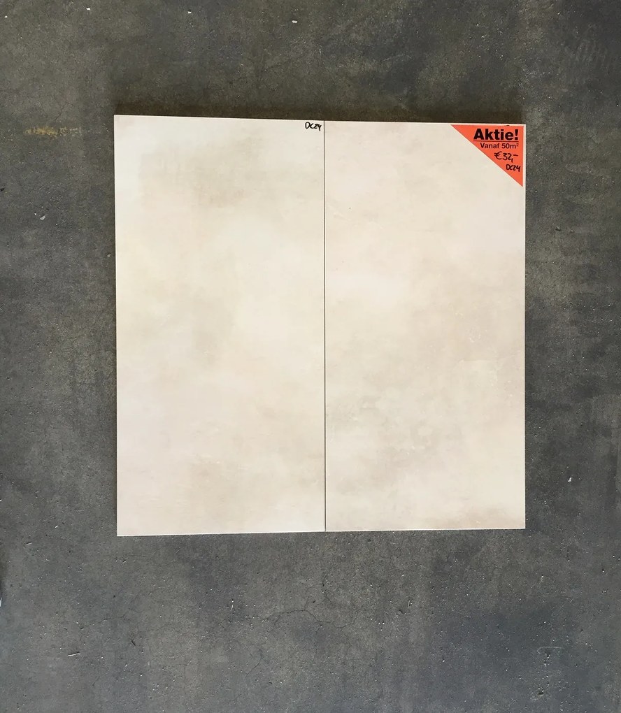 Vloertegel 30x60 Cm Betonlook Beige DC24 - Restpartij Nog 5,04 M2 Op Voorraad