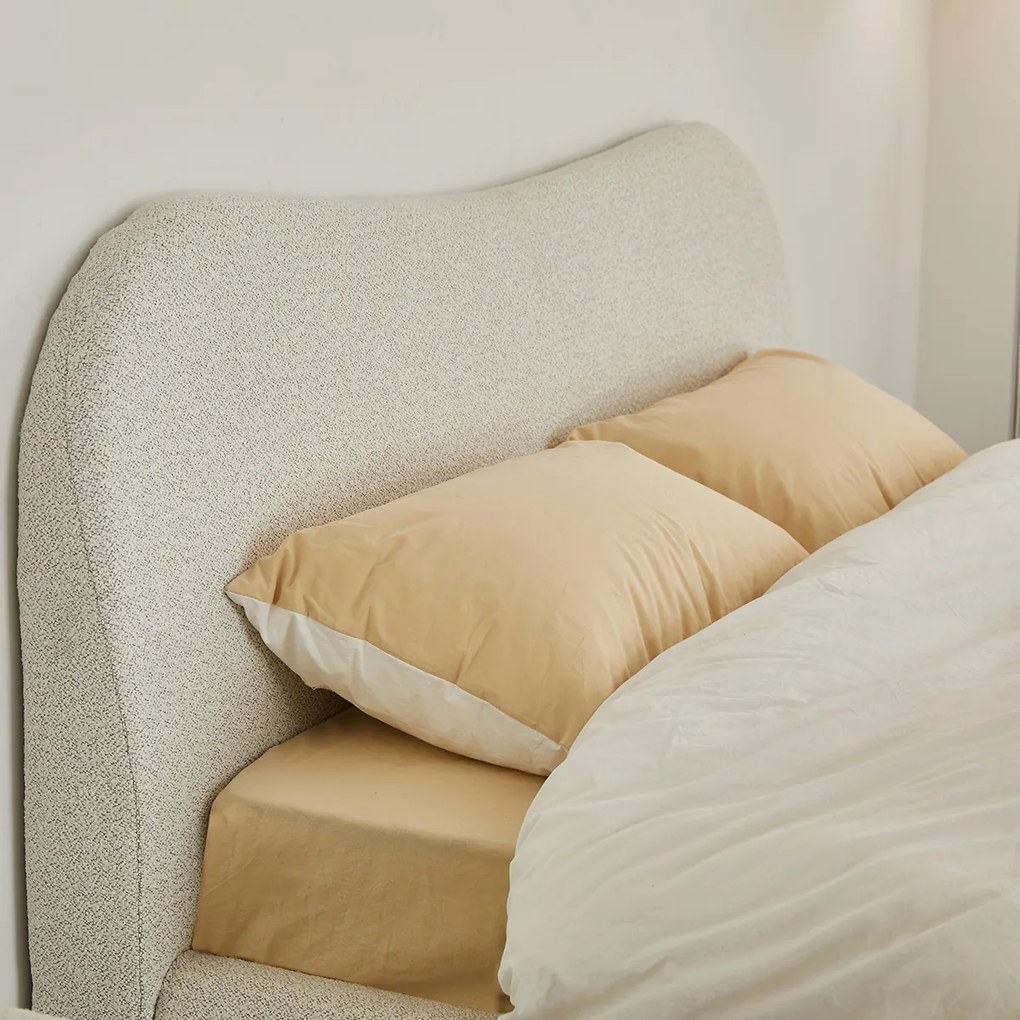 Bedframe Creme Stof Met Organisch Hoofdbord 180x200 Cm