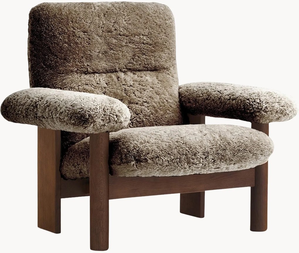 Loungefauteuil Brasilia van eikenhout met schapenvachtbekleding