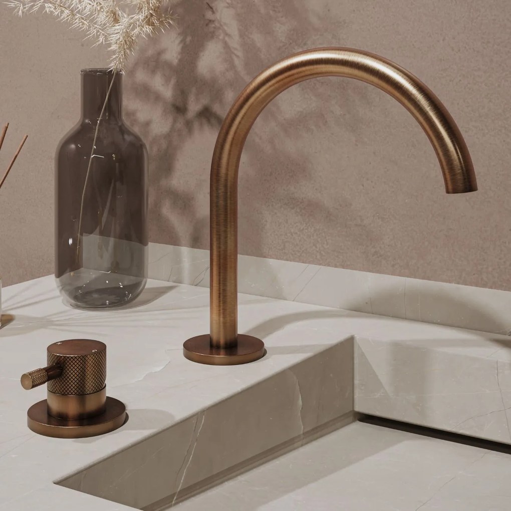 Saniclear Bond Curved wastafelkraan 2-gats met Coldstart verouderd messing
