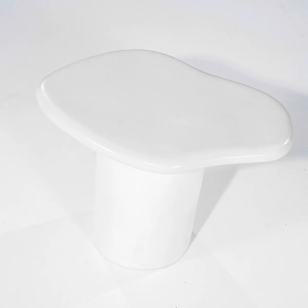 Witte Bijzettafel Organisch - 57 X 44cm.