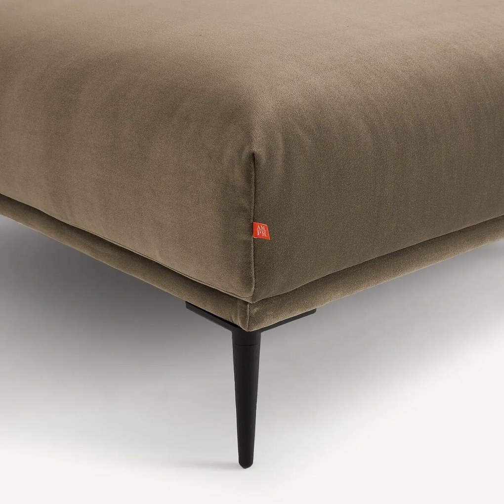 XL fluwelen poef, Oscar, ontwerp Emmanuel Gallina