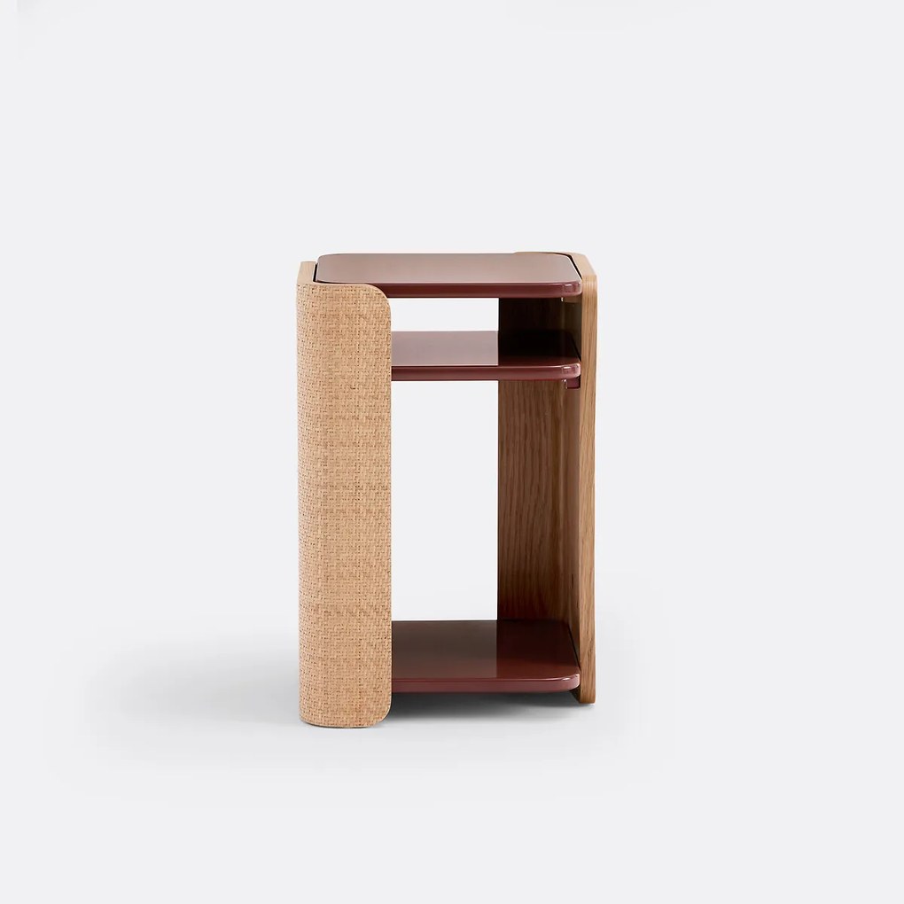 Nachtkastje met rieten onderstel en dubbel gelakt blad, TALMA