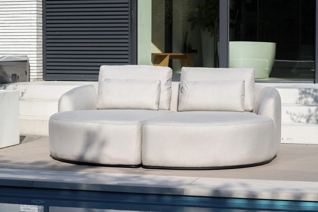 Flow Yavi daybed Island Graumel chalk All Weather loungeset Beige Sunbrella ligbed  outdoor textiel - weerbestendig