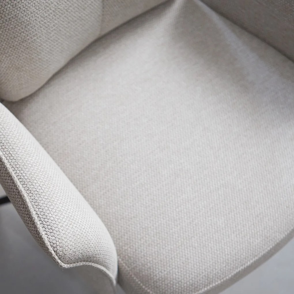 Grijsbeige Stoel Met Armleuningen