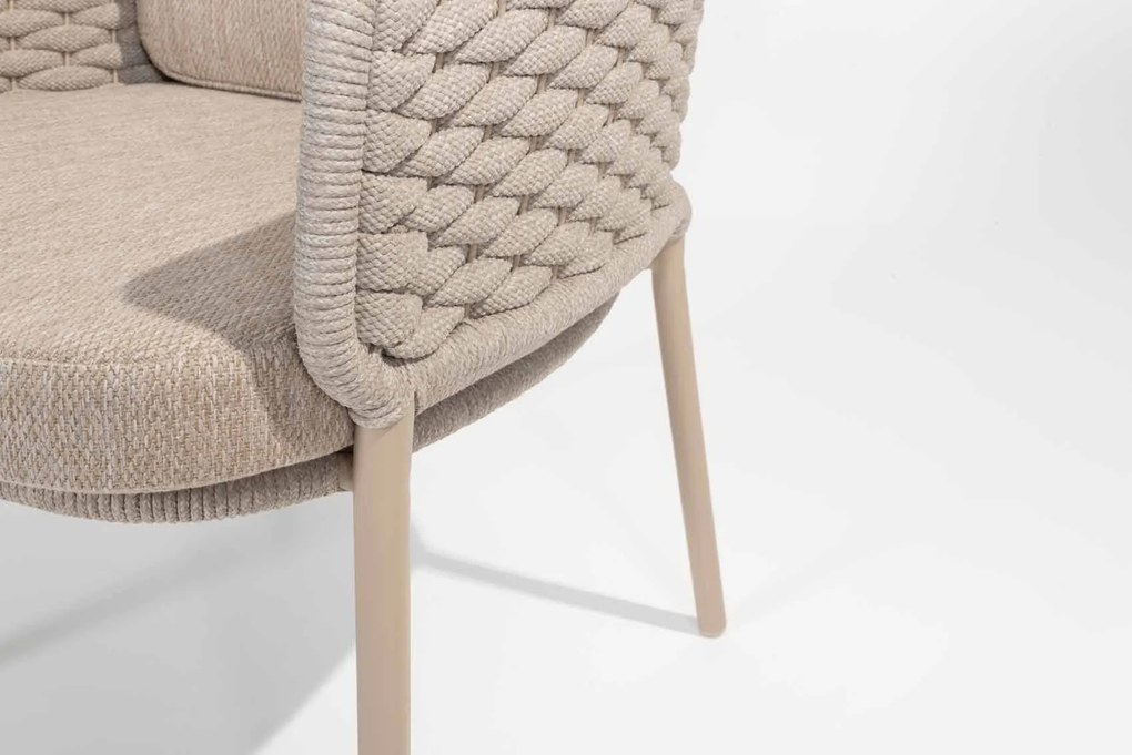 4 Seasons Outdoor Eros tuinset latte met teak Prado tafel Ø 130 cm Tuinset beige weerbestendig