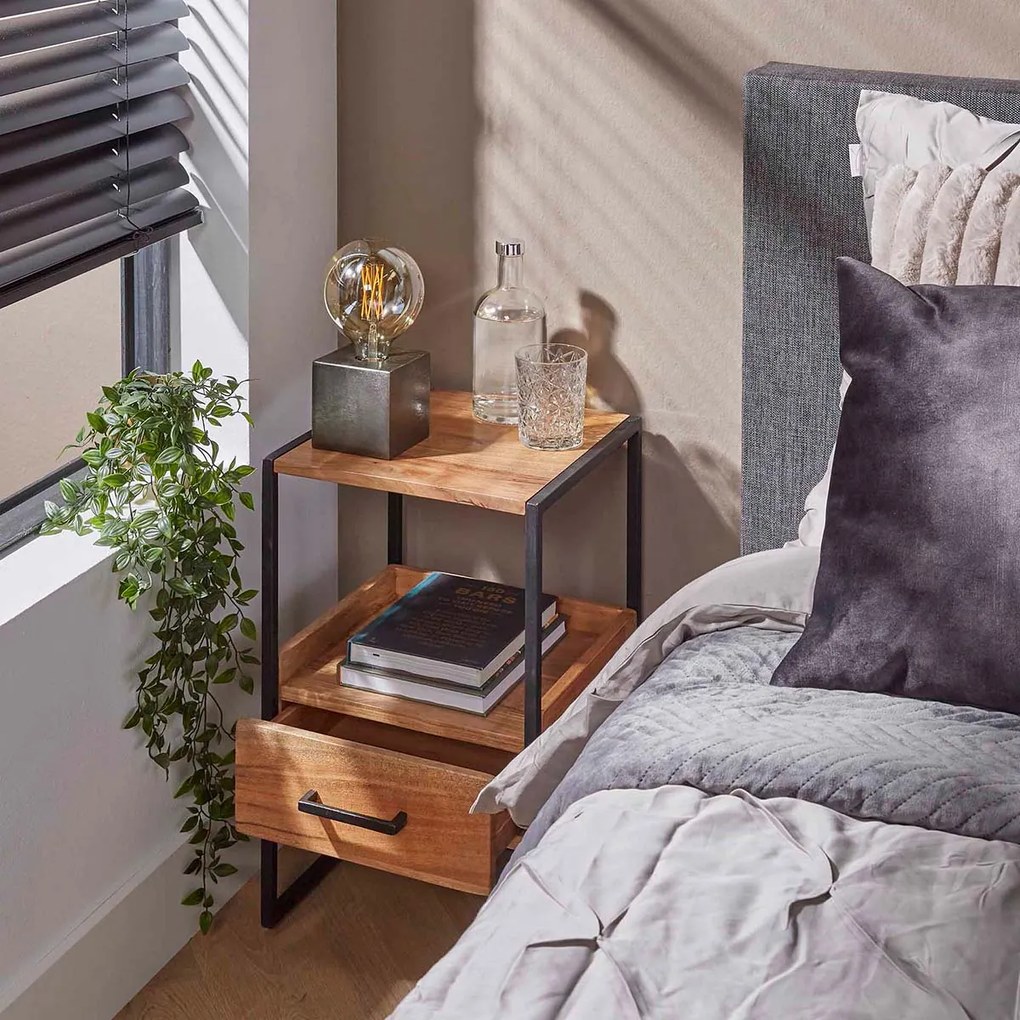 Smal Nachtkastje Hout En Metaal - 35x35x55cm.