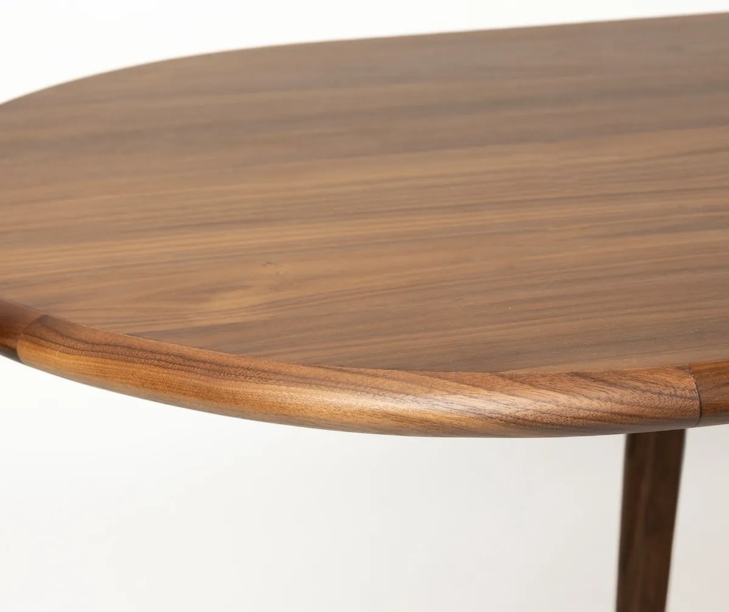 Zuiver Twist Oval Walnut Uitschuifbare Eettafel Walnoot 185-240 Cm - 90 X 185cm.