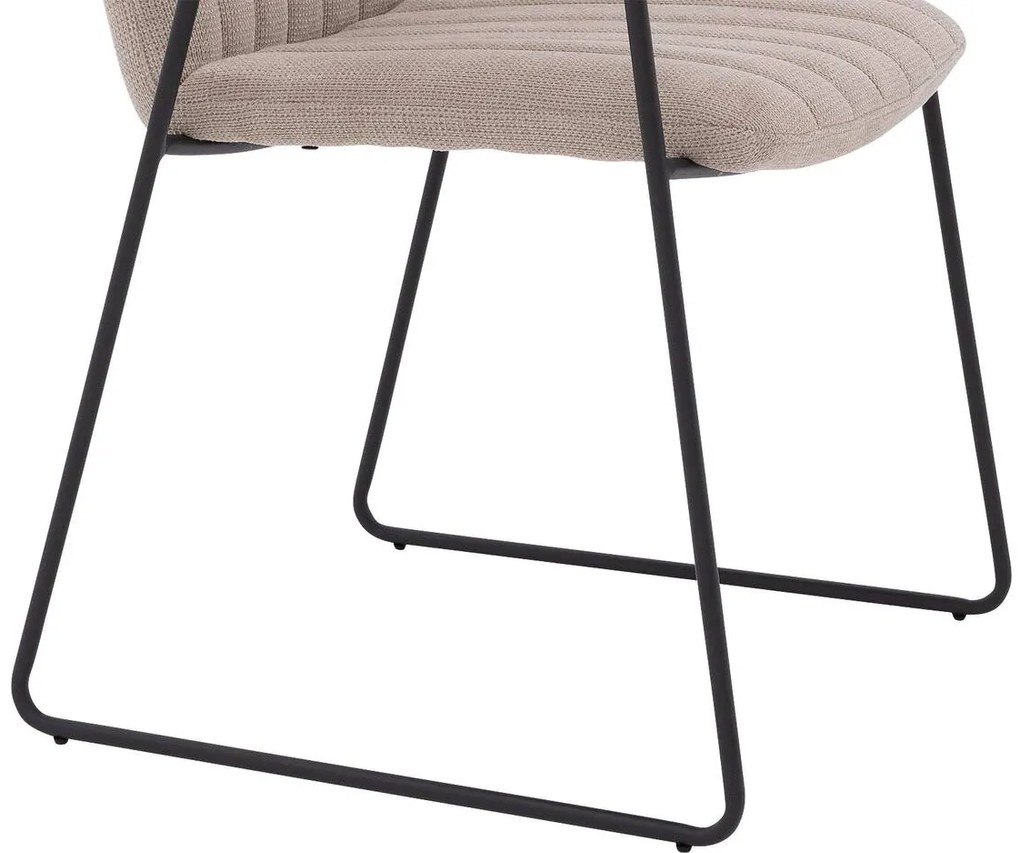 Goossens Eetkamerstoel Manta beige stof met armleuning, urban industrieel