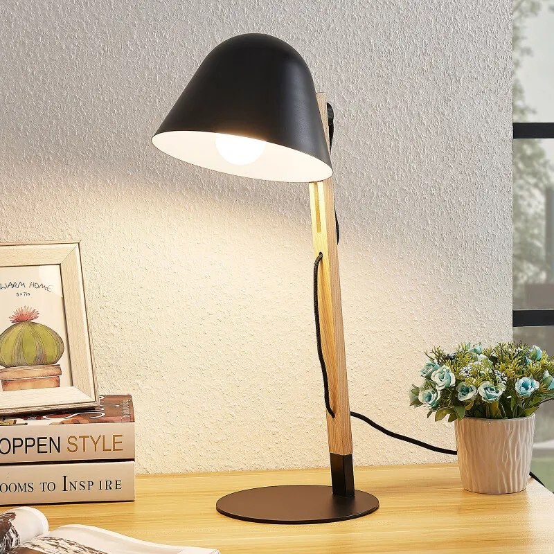 Tetja tafellamp met houten paal, zwart - lampen-24