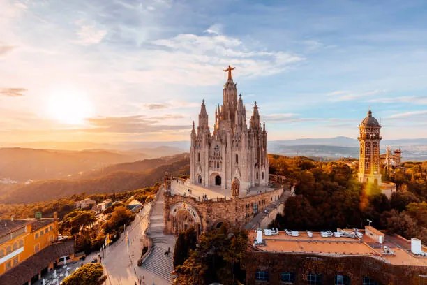 Foto Tibidabo mountain and Sagrat Cor church, Alexander Spatari