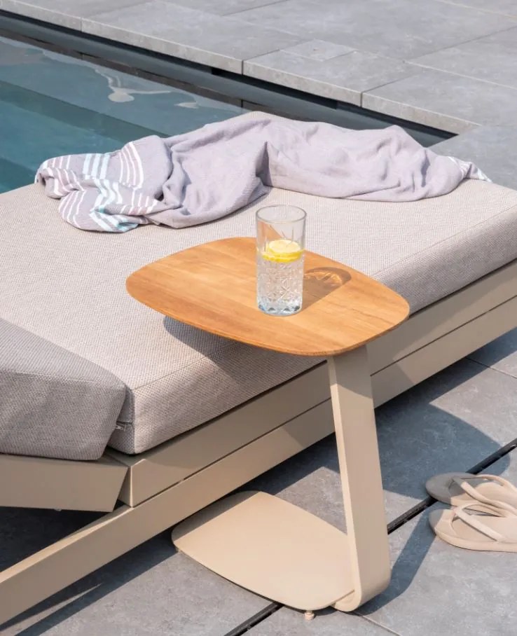 Taste by 4 Seasons Gentle bijzettafel latte met teak blad  Bijzettafel    beige weerbestendig