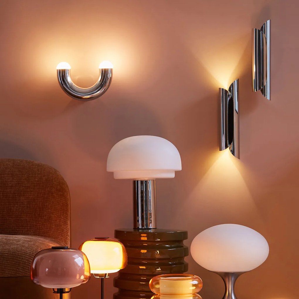 Wandlamp in chroomijzer en opaline, Quillo