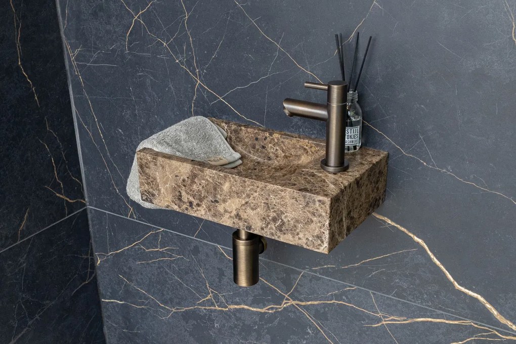 Saniclear Dark Emperador fonteinset met rechte kraan in verouderd messing