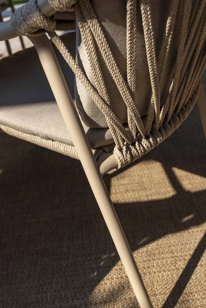 Taste by 4 Seasons Manitoba tuinset latte met Prado tuintafel latte teak blad Ø 160 cm SALE Tuinset taupe weerbestendig