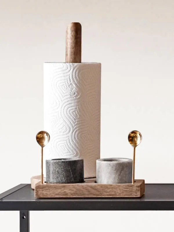 Keukenrolhouder marmer & hout – keukenrolhouder Cucina – keukenrolhouder bruin met label