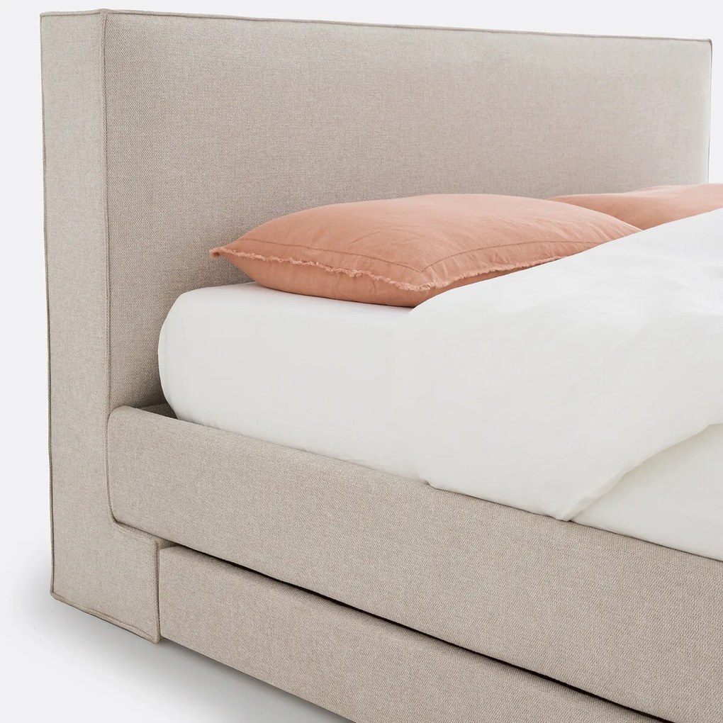 Gestoffeerd bed met lattenbodem, Arry