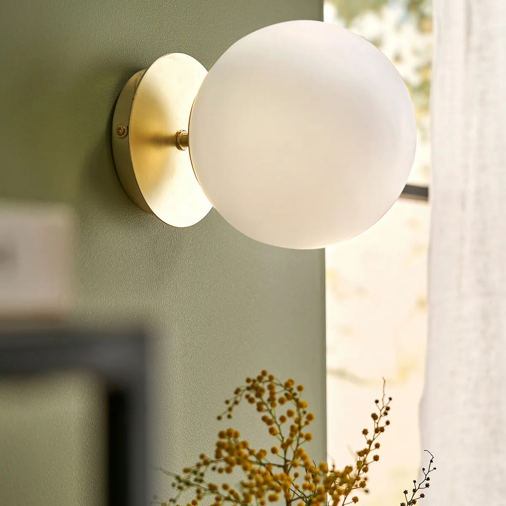 Wand- of plafondlamp, messing en opaline glas, MORICIO