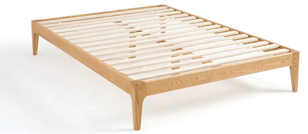 Essenhout Geolied Bed in massief essenhout met lattenbodem , Agura | BIANO
