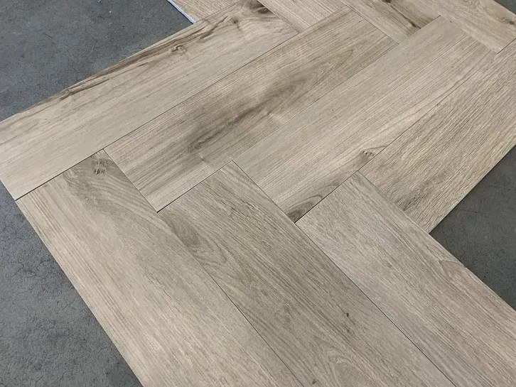 Keramisch Parket Visgraat 15x60 Franse Eiken Beige DC4
